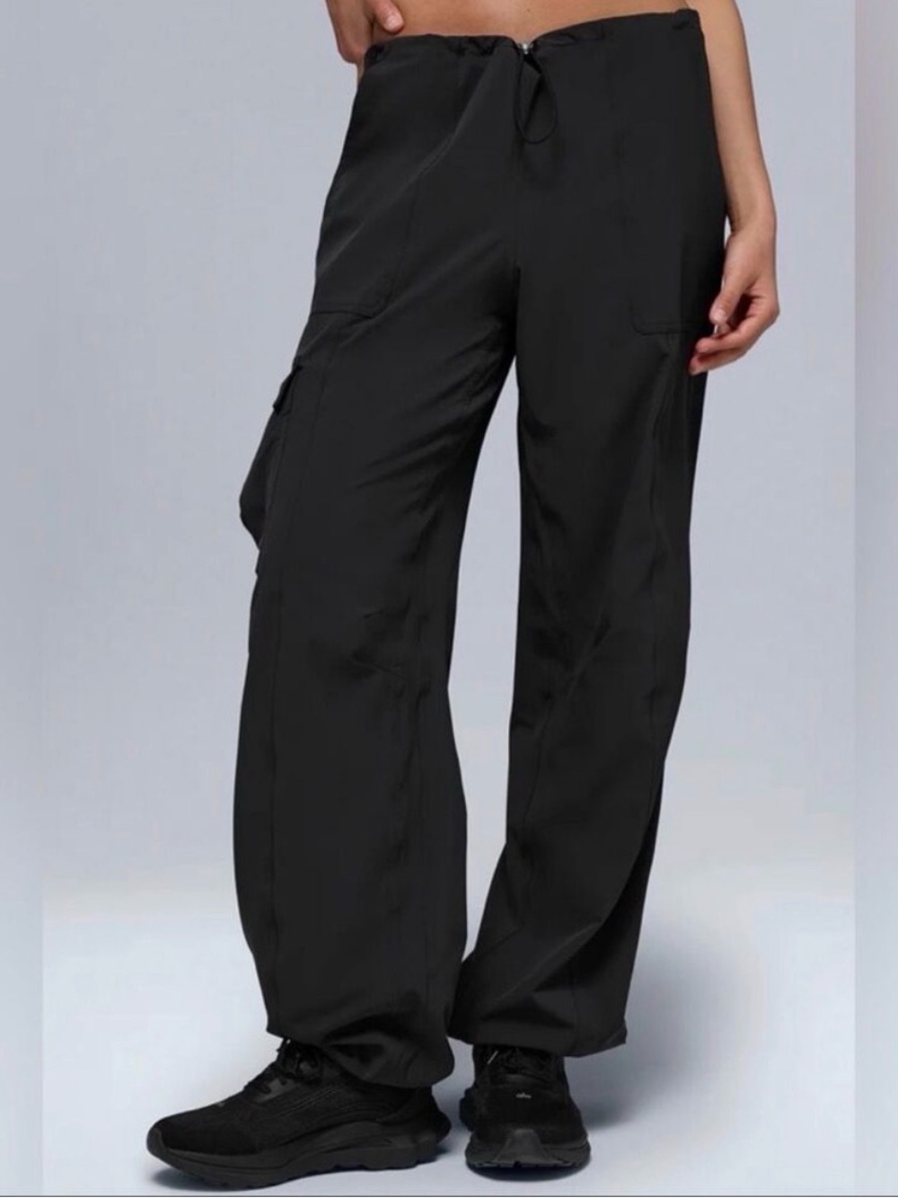 ALO Yoga Wide Leg Drawstring Cargo Pants in Black